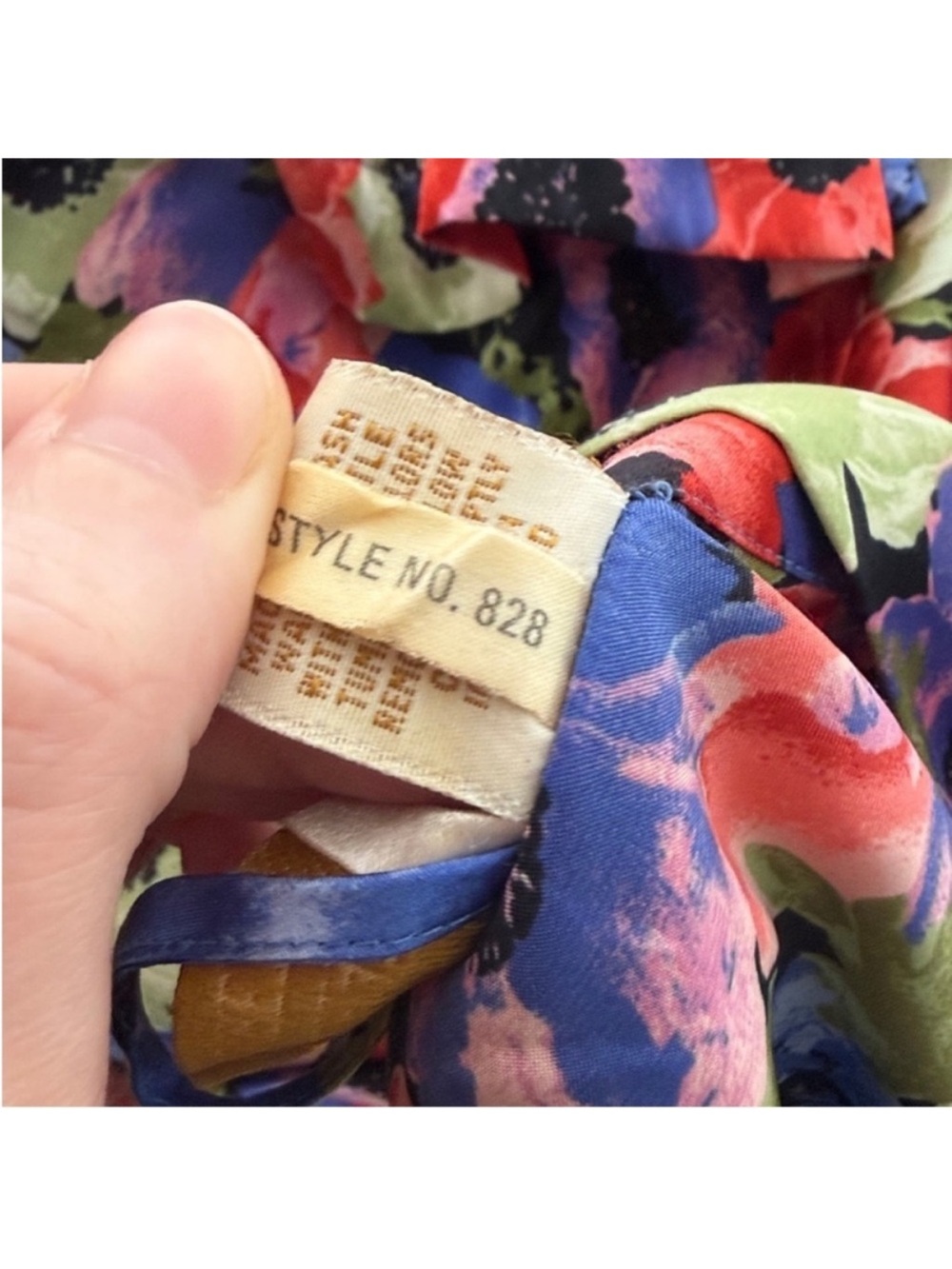 Vintage Victorias Secret Gold Label Colorful Floral Short Robe - Picture 8 of 8